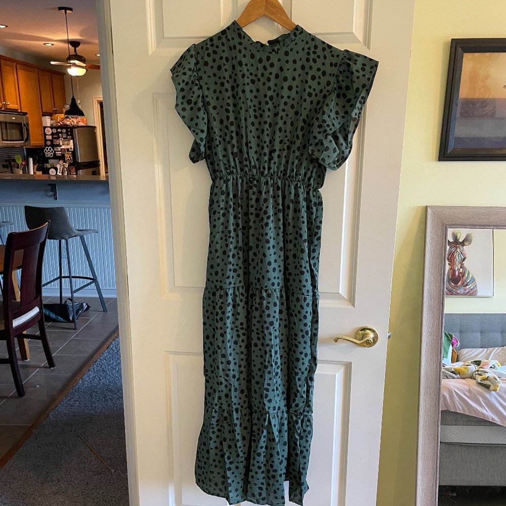 BNWT Green Cheetah Print Tiered Maxi Dress L